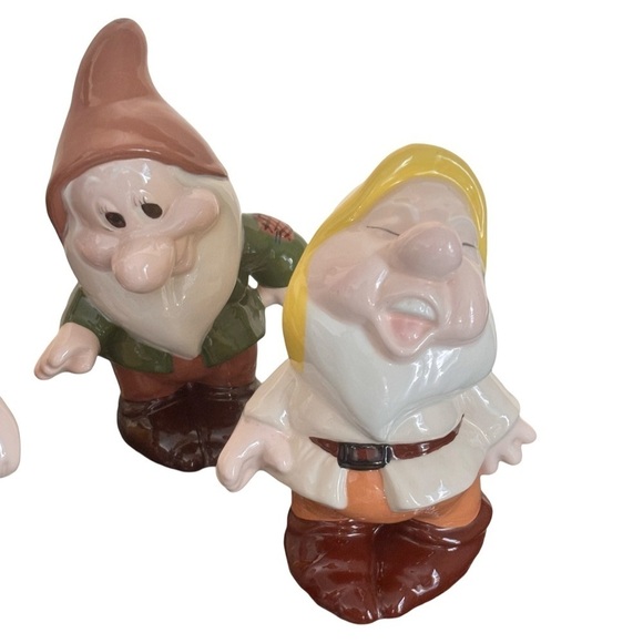 Rare Vintage Walt Disney's
Snow White The Seven Dwarfs
X Large Ceramic Figurine - Picture 4 of 17